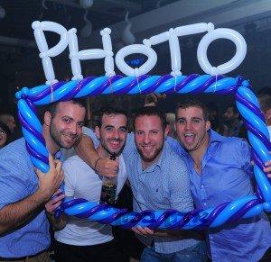 מסגרת לתמונה להצטלם ברחבה! בלונים לחתונה שלכם!